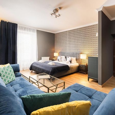 Wine & Wellness Hotel Besedni Dum Вальтице Экстерьер фото