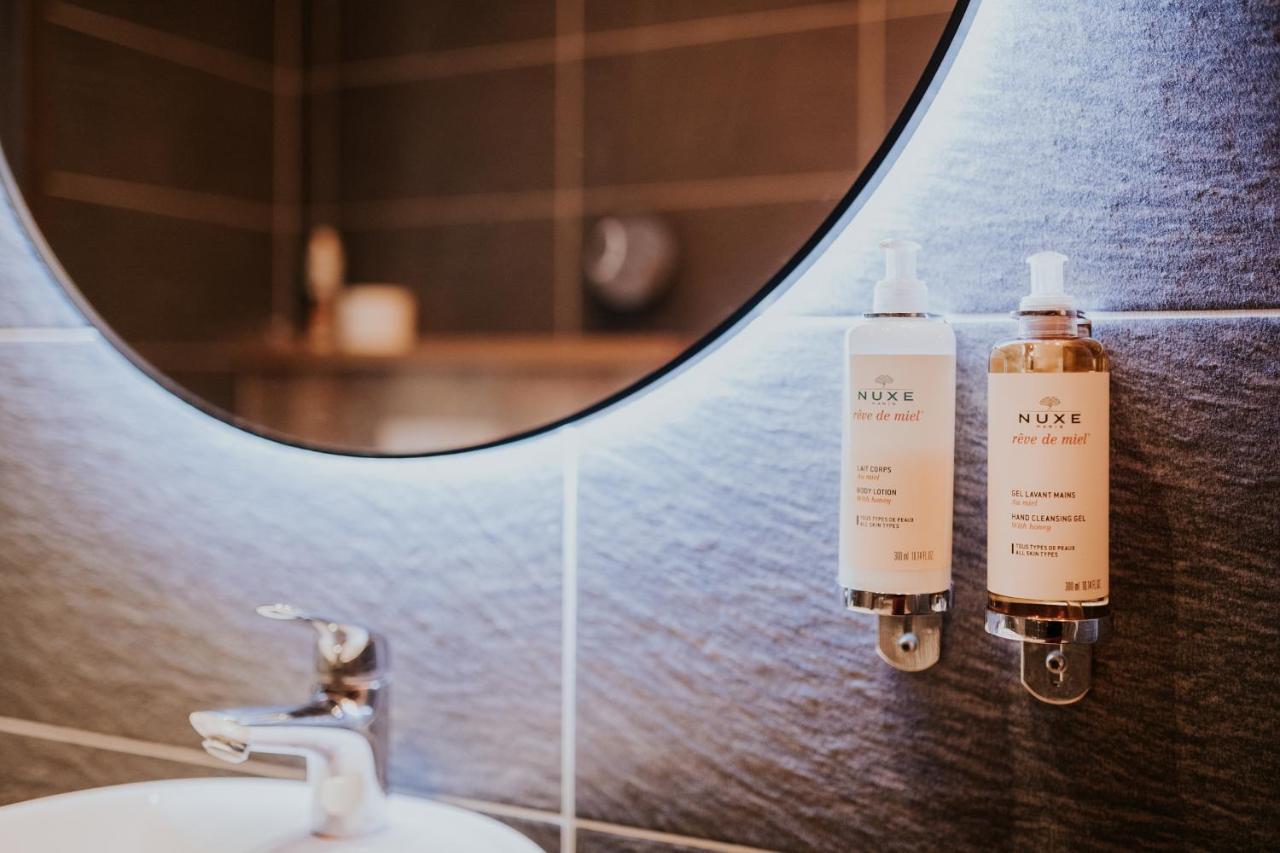 Wine & Wellness Hotel Besedni Dum Вальтице Экстерьер фото