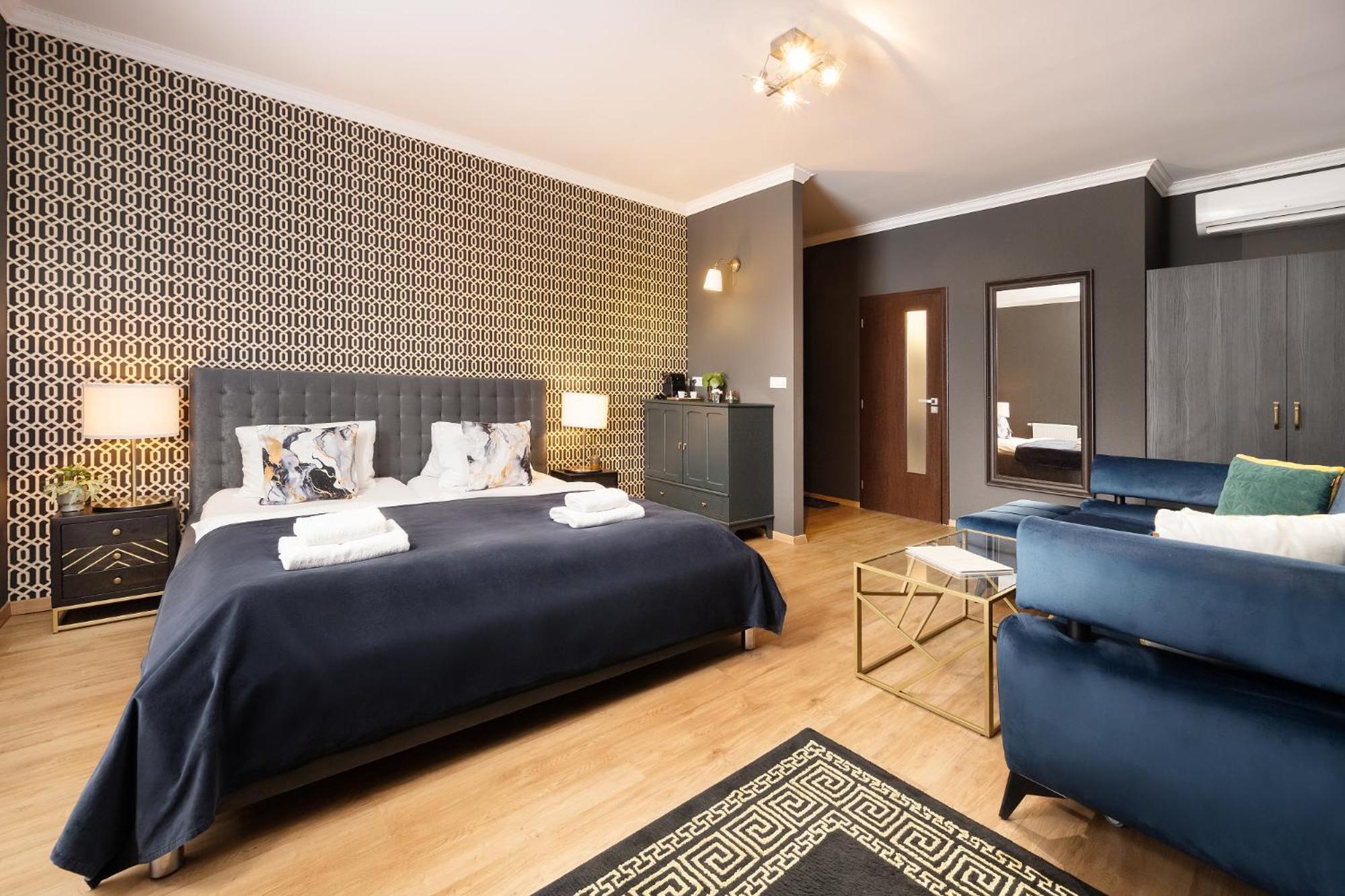 Wine & Wellness Hotel Besedni Dum Вальтице Экстерьер фото